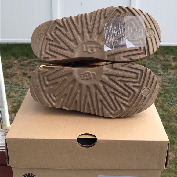 UGG K IRINA STAR CHARM - Picture 5 of 8